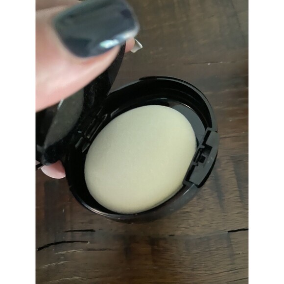 Mally Smooth skin Perfecting Pressed Powder Foundation Large .35oz NEW Fresh - Picture 4 of 5